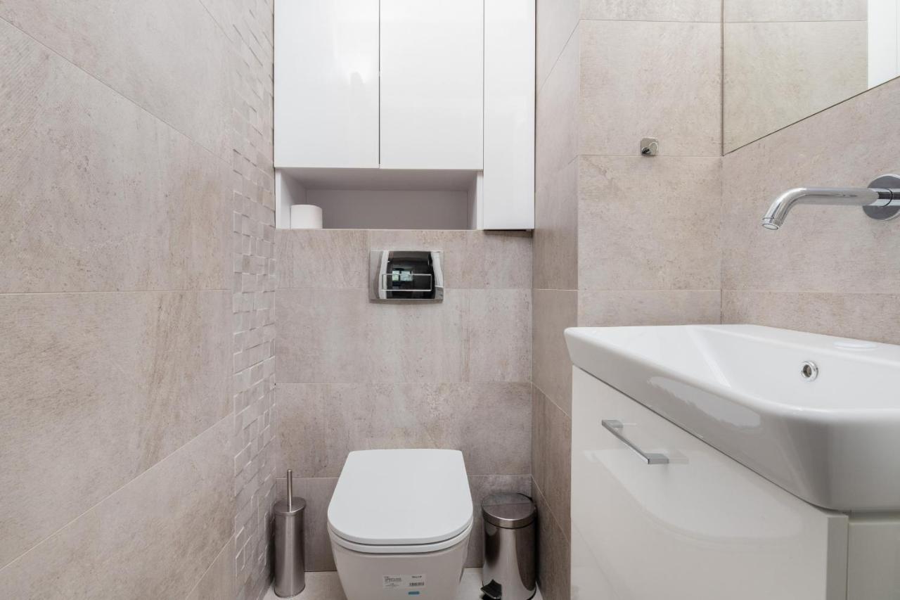 Gdanska Two-Bedroom Apartment Brzezno Beach By Noclegi Renters エクステリア 写真