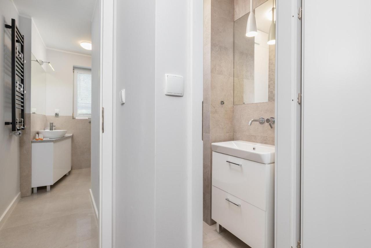 Gdanska Two-Bedroom Apartment Brzezno Beach By Noclegi Renters エクステリア 写真