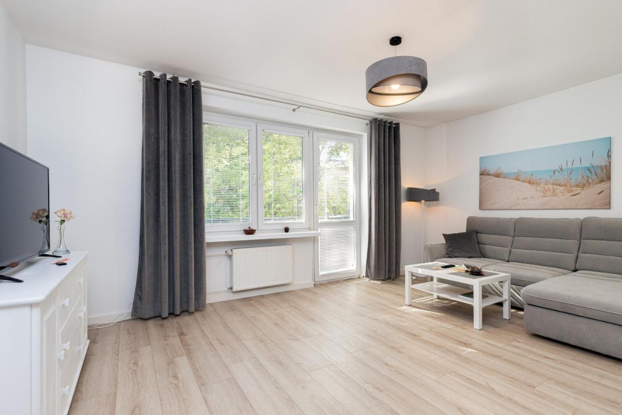 Gdanska Two-Bedroom Apartment Brzezno Beach By Noclegi Renters エクステリア 写真